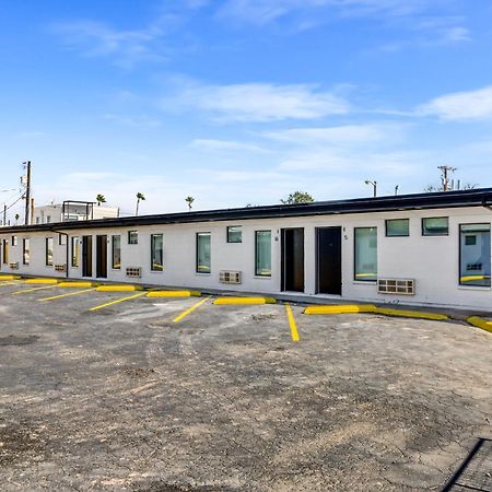 Studios On Fourth McAllen Exterior foto